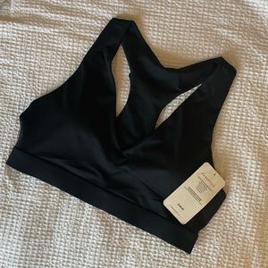 Fabletics NWT medium-impact black sports bra, size XL